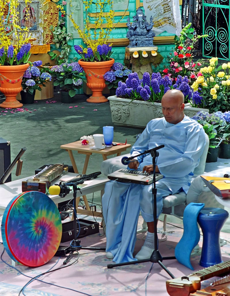 2002-chinmoy-ny2