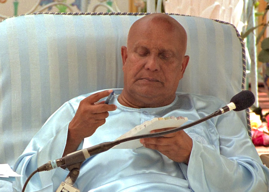 2004_sri-chinmoy